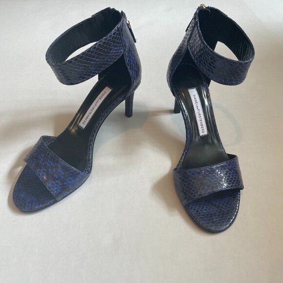 Diane Von Furstenberg snakeskin heels with ankle strap & zippered backs Size 5.5 - Picture 1 of 6